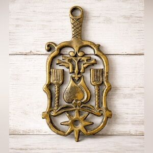 Vintage Cast Metal Brass Trivet – Decor Hot Plate – Hanging – Patina & Age Wear